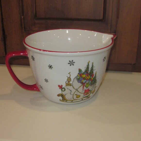Grinch Ceramic Mixing Bowl 2 quart - Picture 2 of 3